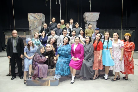 Тыва театрнын оннуктери. ( Друзья тувинского театра.)