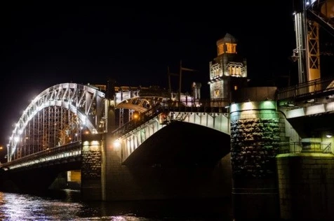 Ночная прогулка на 2-палубном теплоходе