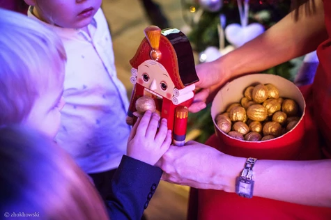 НОВОГОДНЯЯ ИСТОРИЯ ЩЕЛКУНЧИКА (0+)